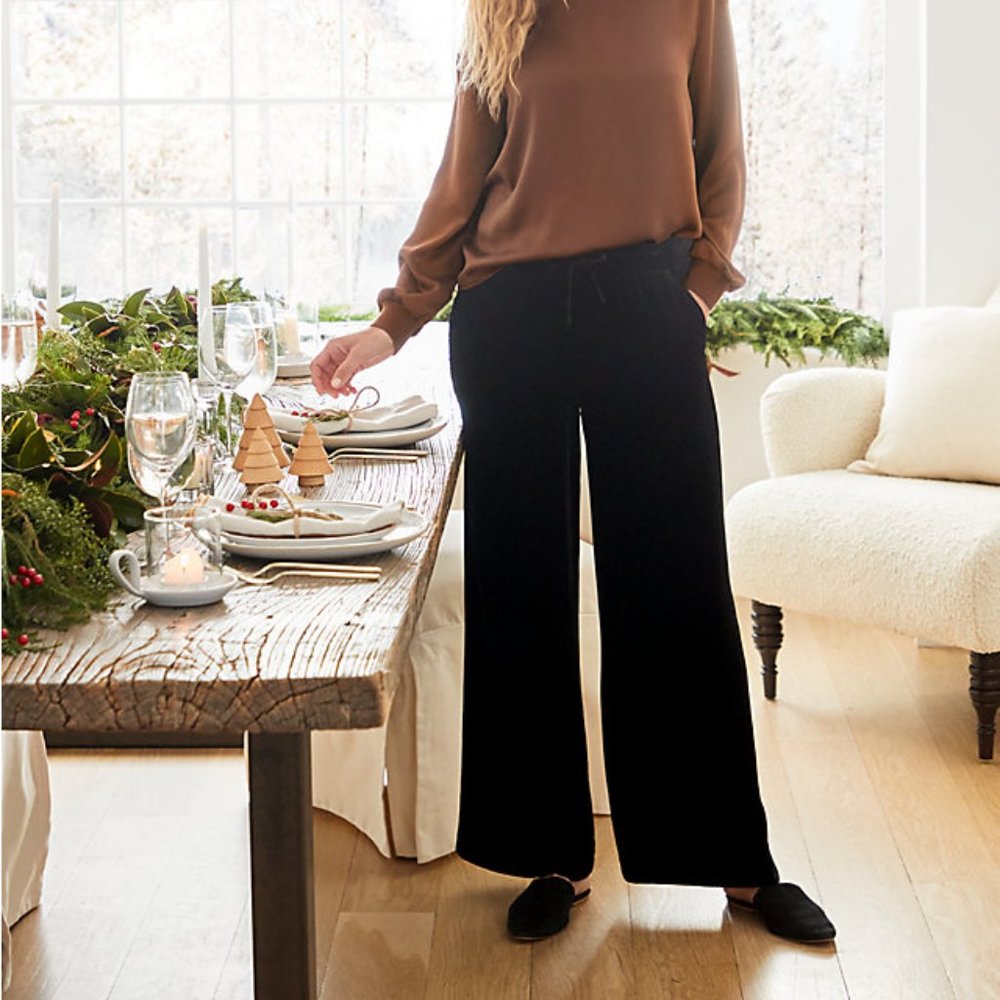 Garnet Hill ~ new ~ Black Wide Leg Velvet High Waisted Pants in size Medium